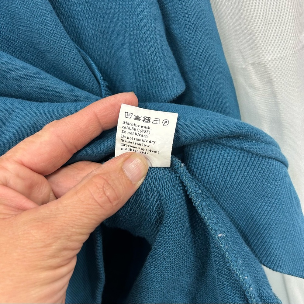 Teal sweat shirt. - Picture 6 of 7